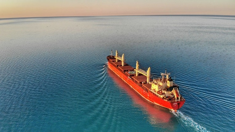 L'énergie de terre à navire, réduisant l'empreinte écologique des navires connectés au réseau