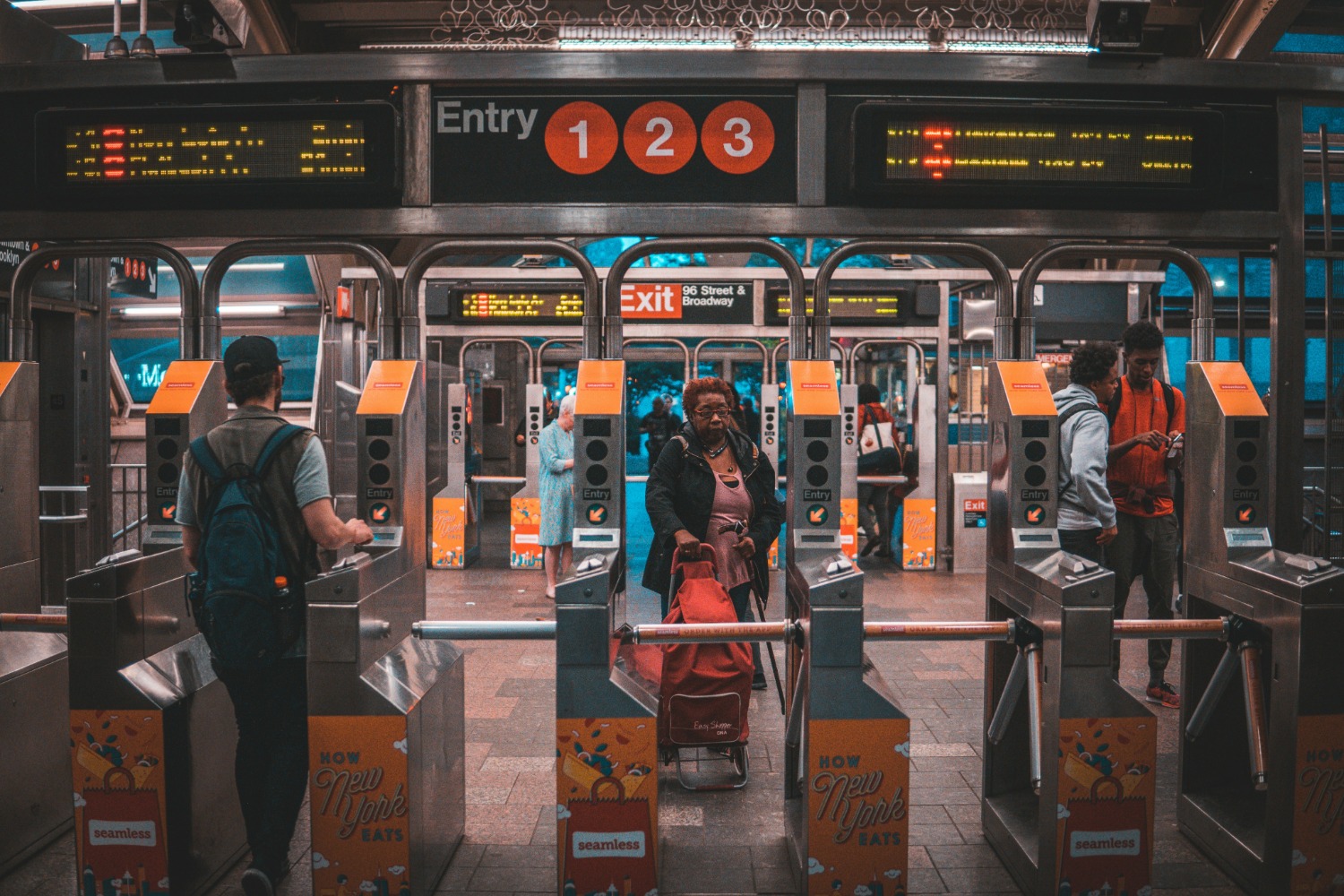 Gallery Adopting rechargeable cards instead of metro tickets 1