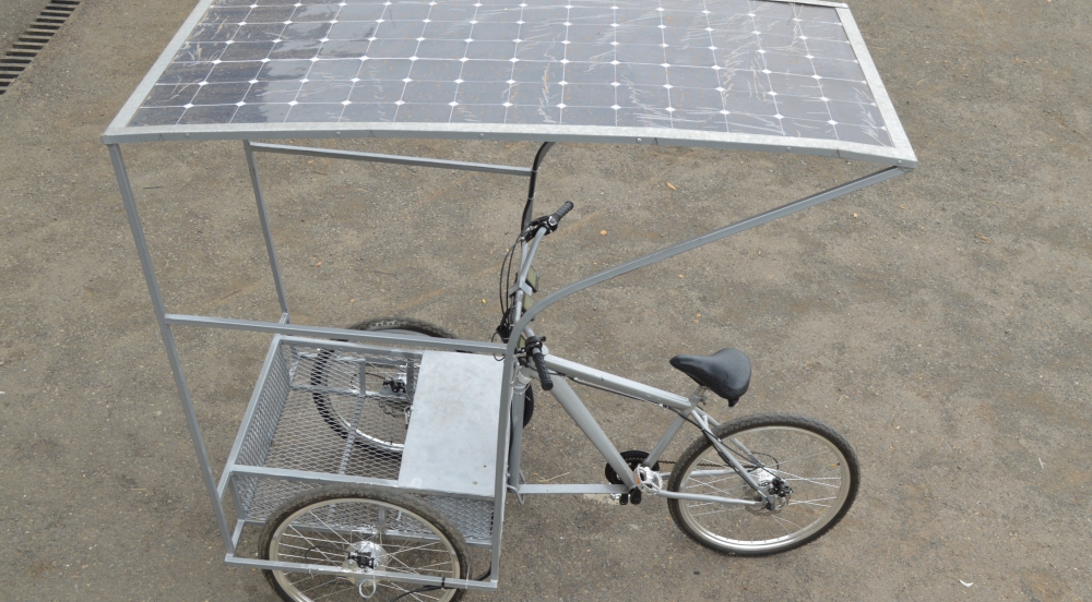 Offer Street vending and delivery tricycle.