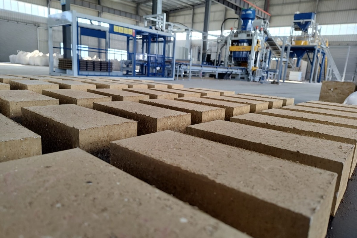 e4E life-cycle carbon negative bricks  